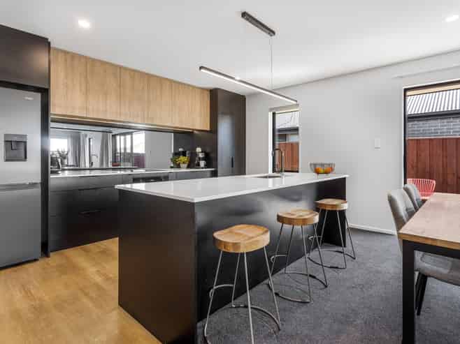 12 Grimwood Street, Woodend