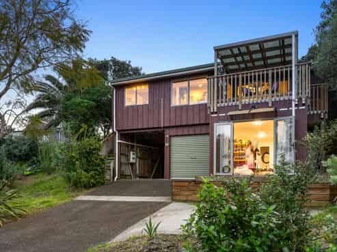 17 Empressa Heights, Helensville