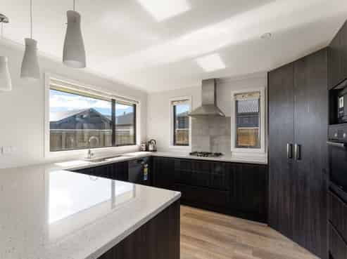 12 Harvard Road, Burleigh