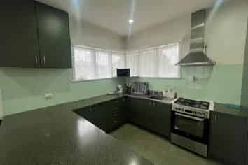 2/91 Lynwood Road, New Lynn