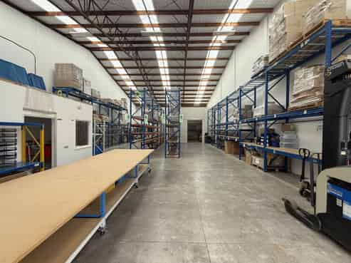 Refurbished 420sqm industrial unit – Available now