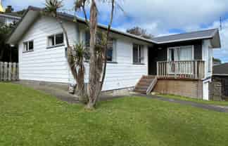 14 Frobisher St, Island Bay