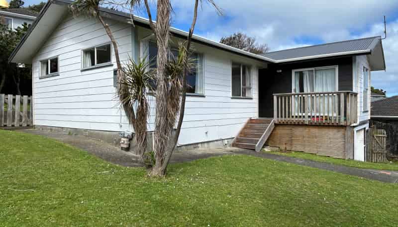 14 Frobisher St, Island Bay