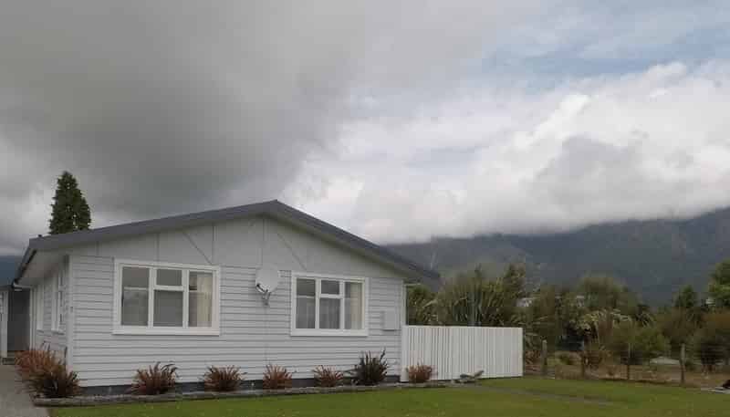 7 Roberts Street, Whataroa