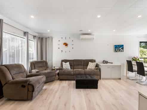 39 Lysander Crescent , Beach Haven