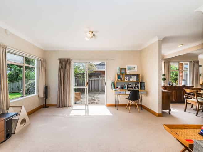 1 Greenaway Road, Waikanae