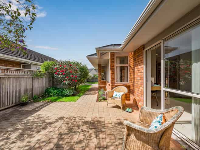 1 Greenaway Road, Waikanae