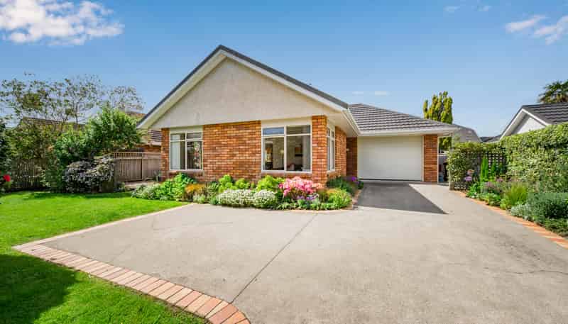 1 Greenaway Road, Waikanae