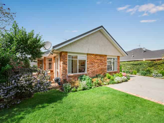 1 Greenaway Road, Waikanae