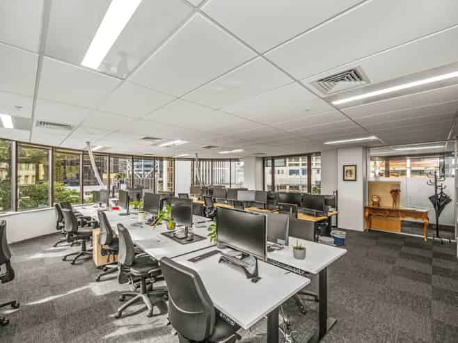 Ready-to-occupy office in prime CBD location