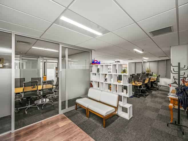 Ready-to-occupy office in prime CBD location