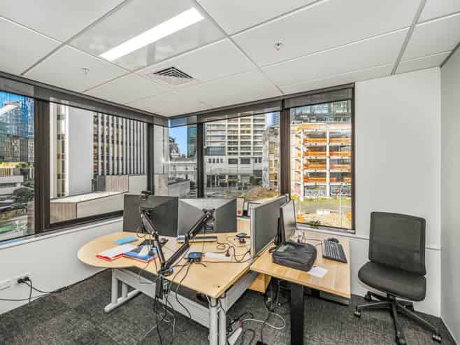 Ready-to-occupy office in prime CBD location