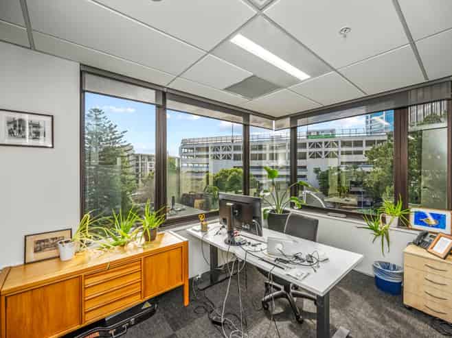 Ready-to-occupy office in prime CBD location