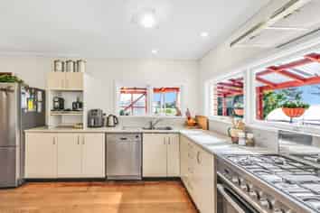 39 High Street, SOUTHBRIDGE