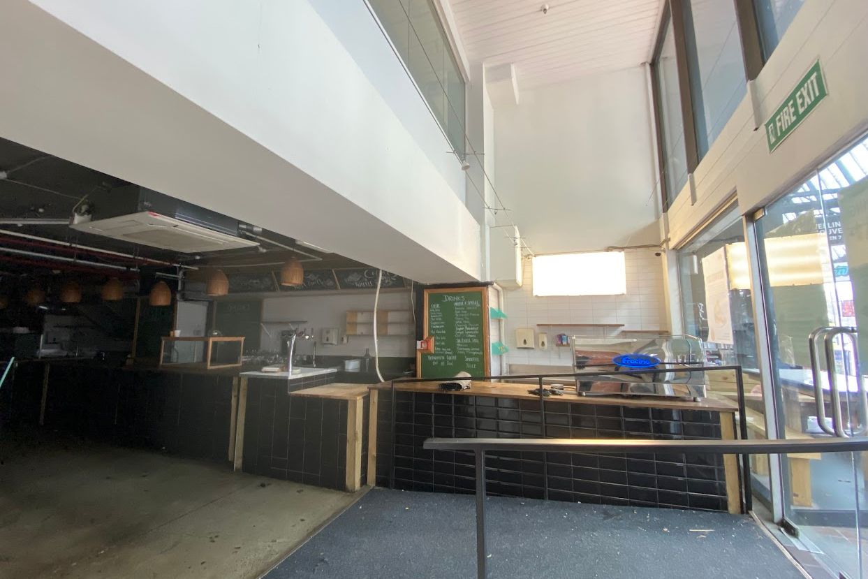Location on Lambton with Full Fit Out - Bild 4