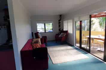 33 Vanguard Road, Kelston