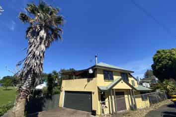 33 Vanguard Road, Kelston