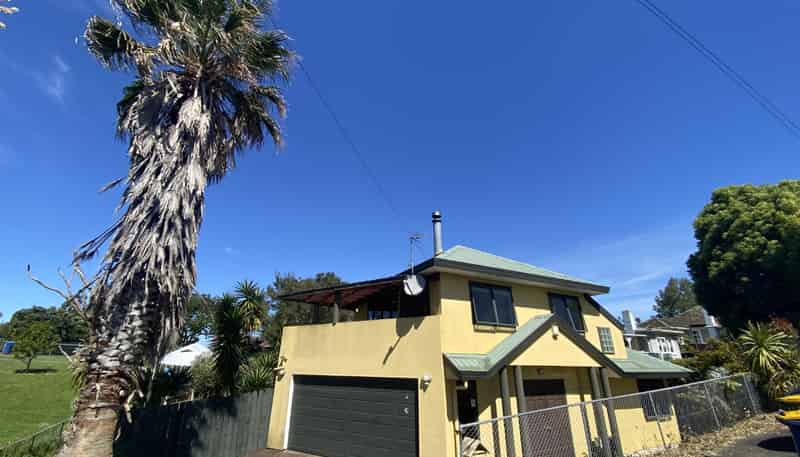 33 Vanguard Road, Kelston