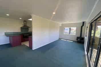 33 Vanguard Road, Kelston