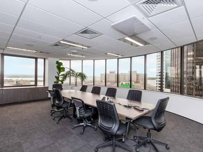 Pivotal CBD position with harbour view