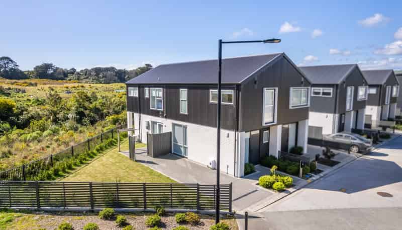 54 Koreke Close, Porirua
