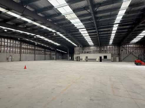 Large Warehouse in Tightly-Held Ngauranga