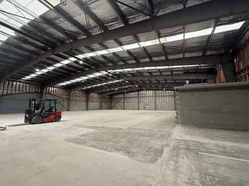 Large Warehouse in Tightly-Held Ngauranga