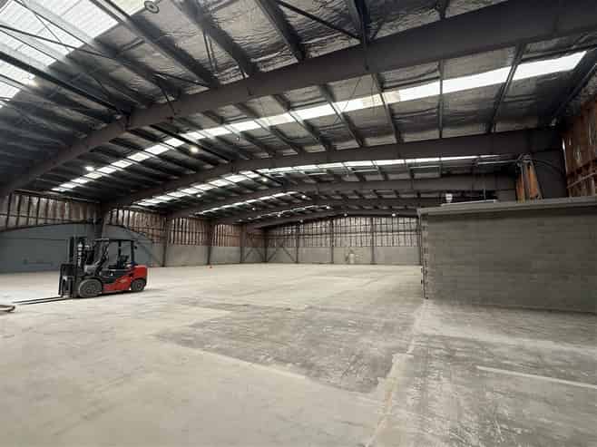 Large Warehouse in Tightly-Held Ngauranga