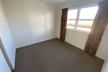 2/411 Mount Albert Road, Mount Roskill