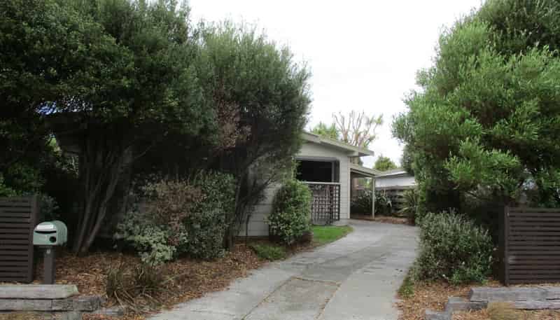 8 Saturn Crescent, Milson