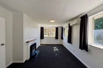 8 Island View Road, Henderson