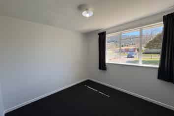 8 Island View Road, Henderson