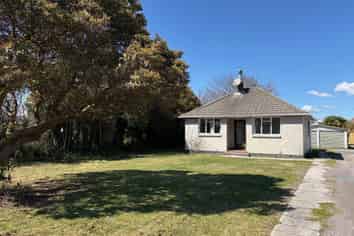 8 Island View Road, Henderson