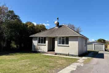 8 Island View Road, Henderson