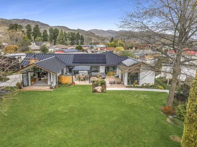 60 Neplusultra Street, Cromwell