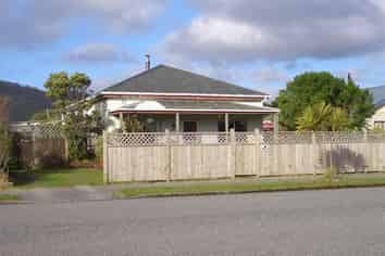 101 Blake Street, Blaketown