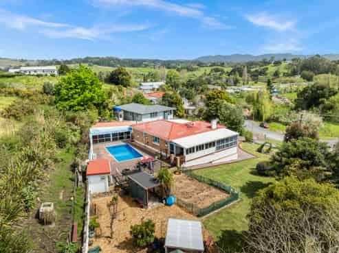 16 Toetoe Road, Otaika