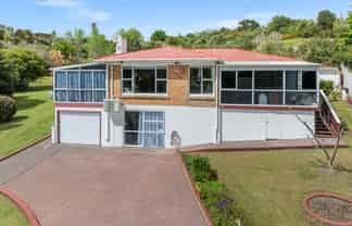 16 Toetoe Road, Otaika