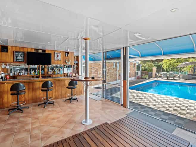 16 Toetoe Road, Otaika