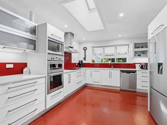 16 Toetoe Road, Otaika