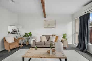10/21 Islington Street, Trentham