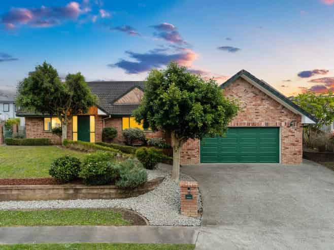 12 Tauranga Place, Orewa