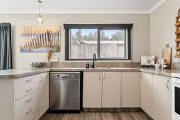 28b Dingadee Street, Welcome Bay