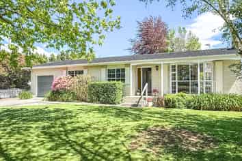 14 Papawai Road, Greytown