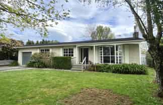 14 Papawai Road, Greytown