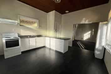 285B Fitzherbert Avenue, West End