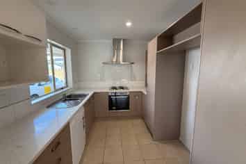 2 Carrick Glen Avenue, Flat Bush