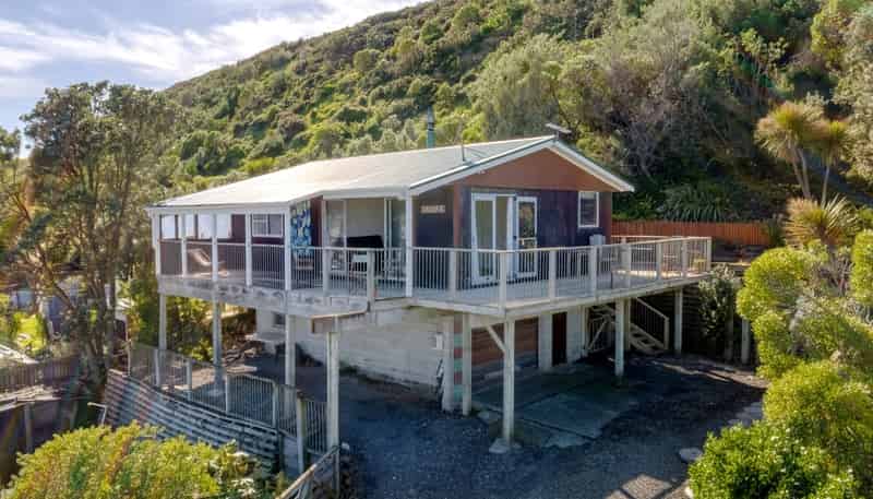 16B Lake Ferry Road, Lake Ferry