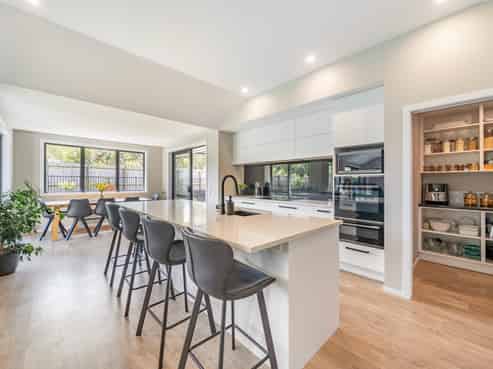 355 Grays Road, Pauatahanui