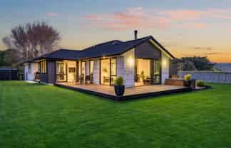 355 Grays Road, Pauatahanui